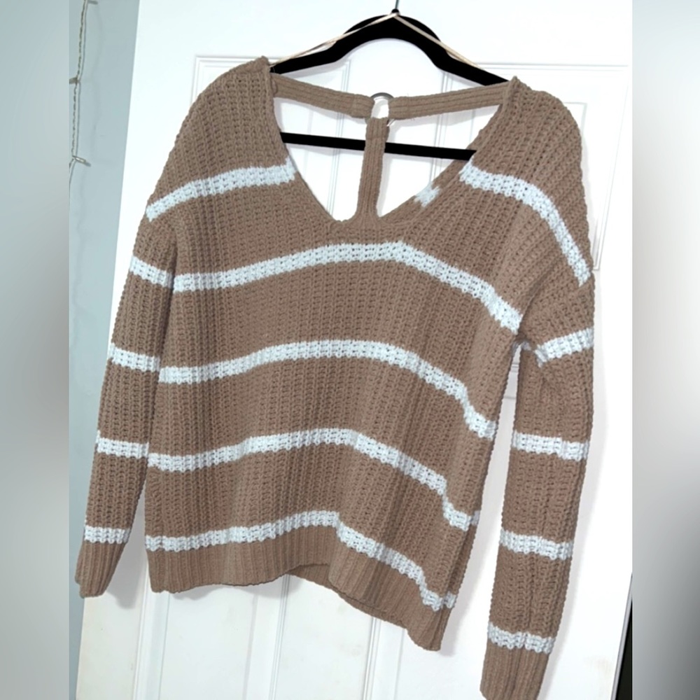 Love By Design Cropped Sweater with open back; Size medium.